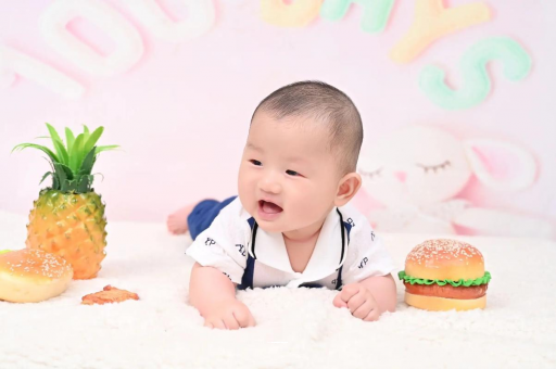 偃师宝宝在妈妈肚子里